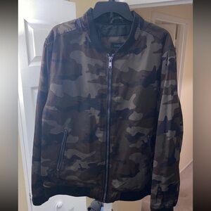 Preowned mens camo flight jacket size xl